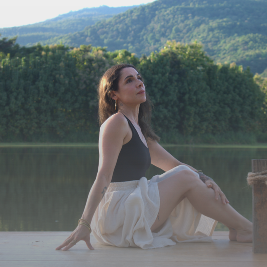 Zırhla Çiçek Ekilmez: Dizlerimin Arkasındaki Görünmez Demirler